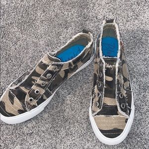 Women’s Blowfish 8.5 shoes